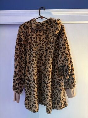 Leopard Print Faux Fur Hooded Jacket - Tan & Black